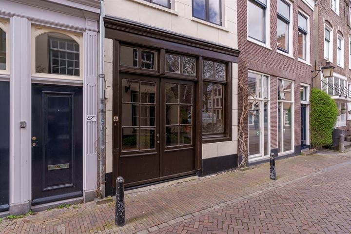 Bekijk foto 2 van Loeff Berchmakerstraat 44