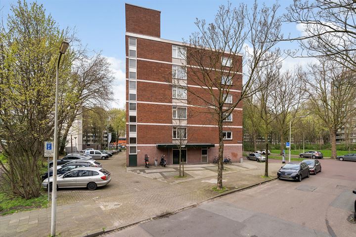 Bekijk foto 31 van Uitgeeststraat 49