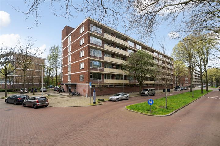 Bekijk foto 30 van Uitgeeststraat 49