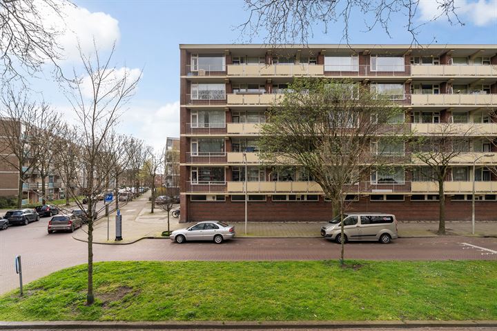 Bekijk foto 32 van Uitgeeststraat 49