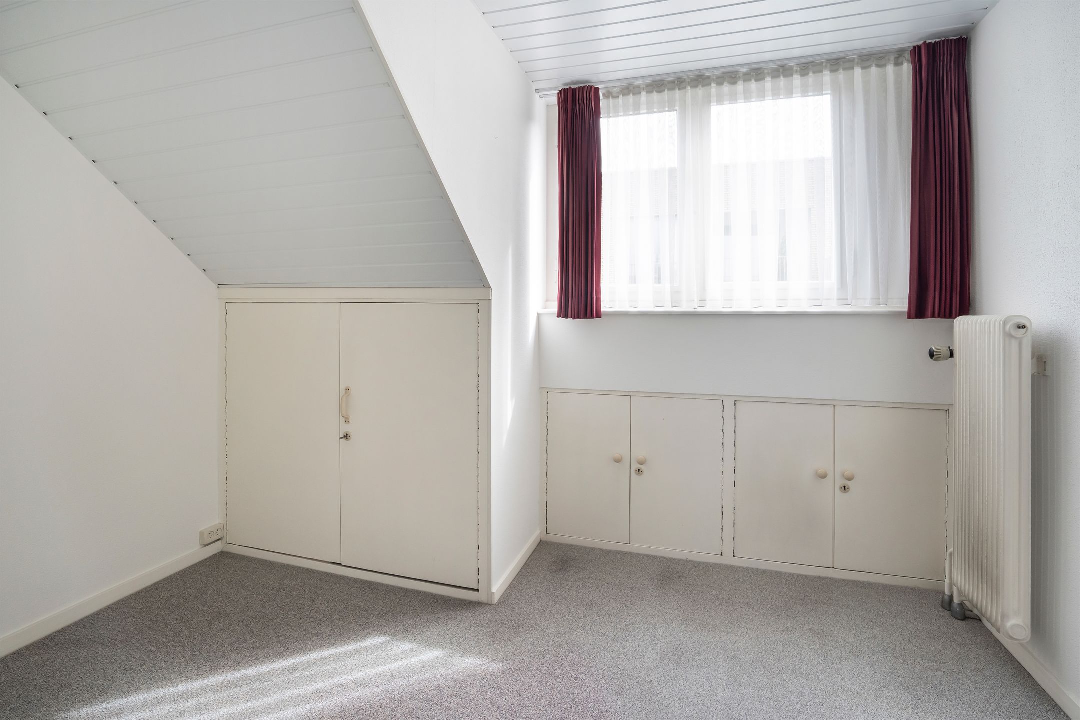 Foto 24 van Louis van der Maesenstraat 11