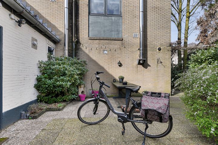 Bekijk foto 40 van Beekstraat 23