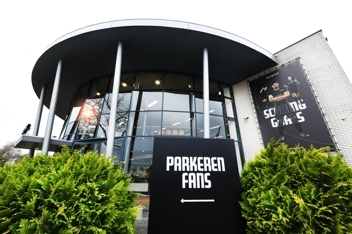 Parkweg 102