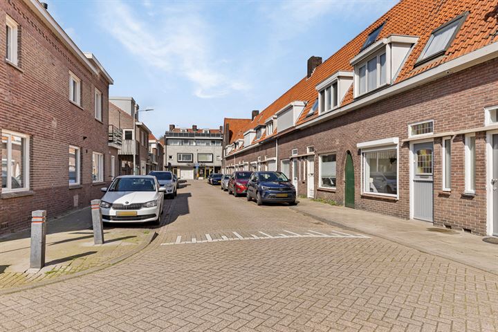 View photo 22 of Van Mierisstraat 18