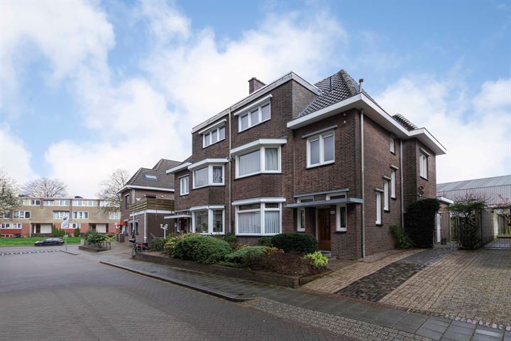 Bekijk foto 1 van Prins Bernhardstraat 48