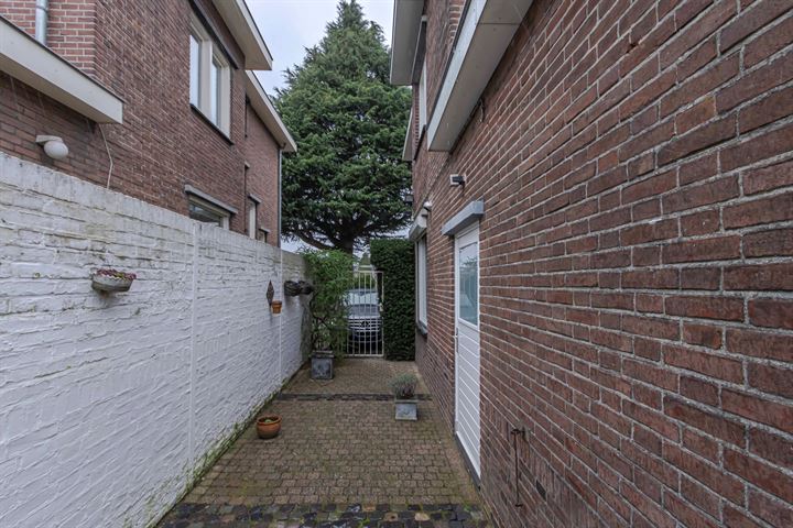 Bekijk foto 38 van Prins Bernhardstraat 48