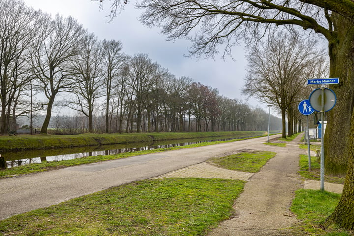 Bekijk foto 37 van Marke Mander 10