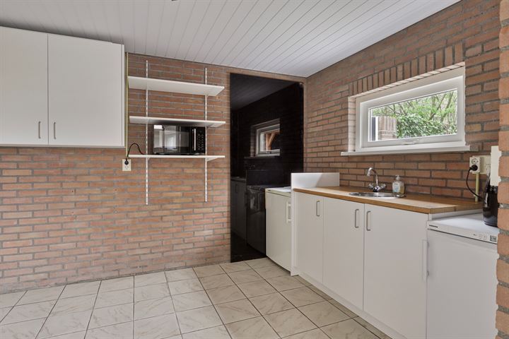 Bekijk foto 32 van Prins van Luikstraat 73