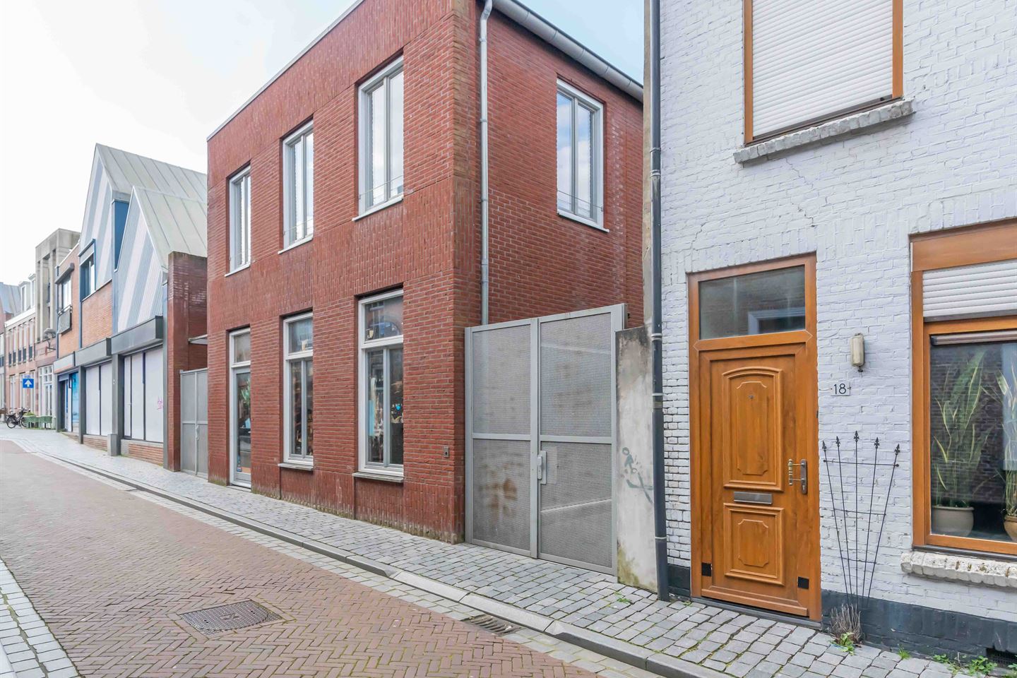 Bekijk foto 1 van Koevoetstraat 20