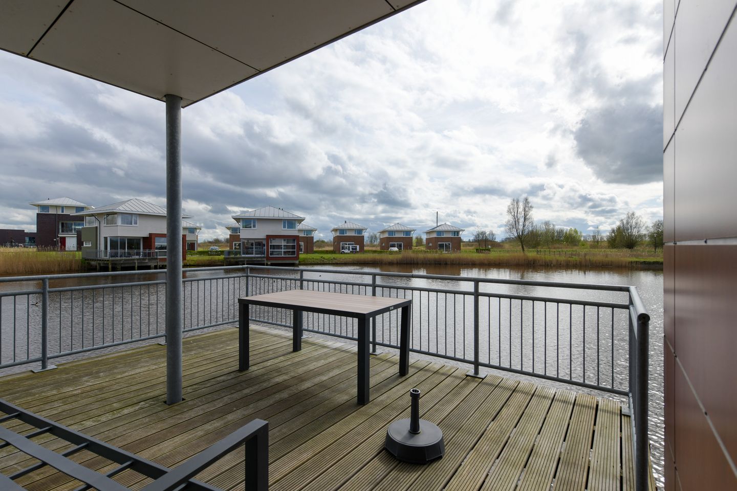 Foto 25 van Smokkelaarshoeke 25-525