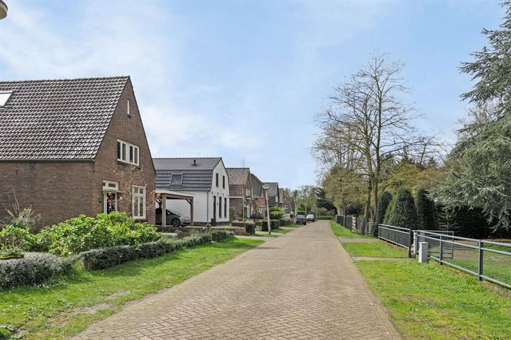 Bekijk foto 42 van Hazenakkerstraat 10