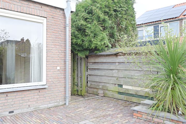 Bekijk foto 22 van Bernhardstraat 7