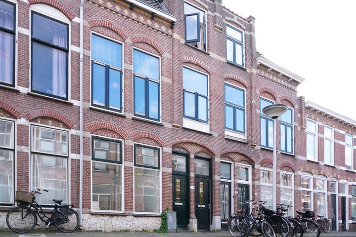 Bekijk foto 1 van Prins Hendrikstraat 15