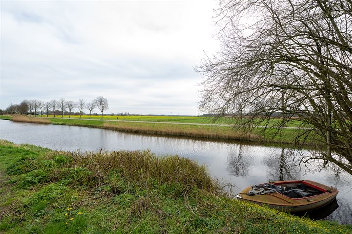 Bekijk foto 40 van Van 't Hofflaan 1