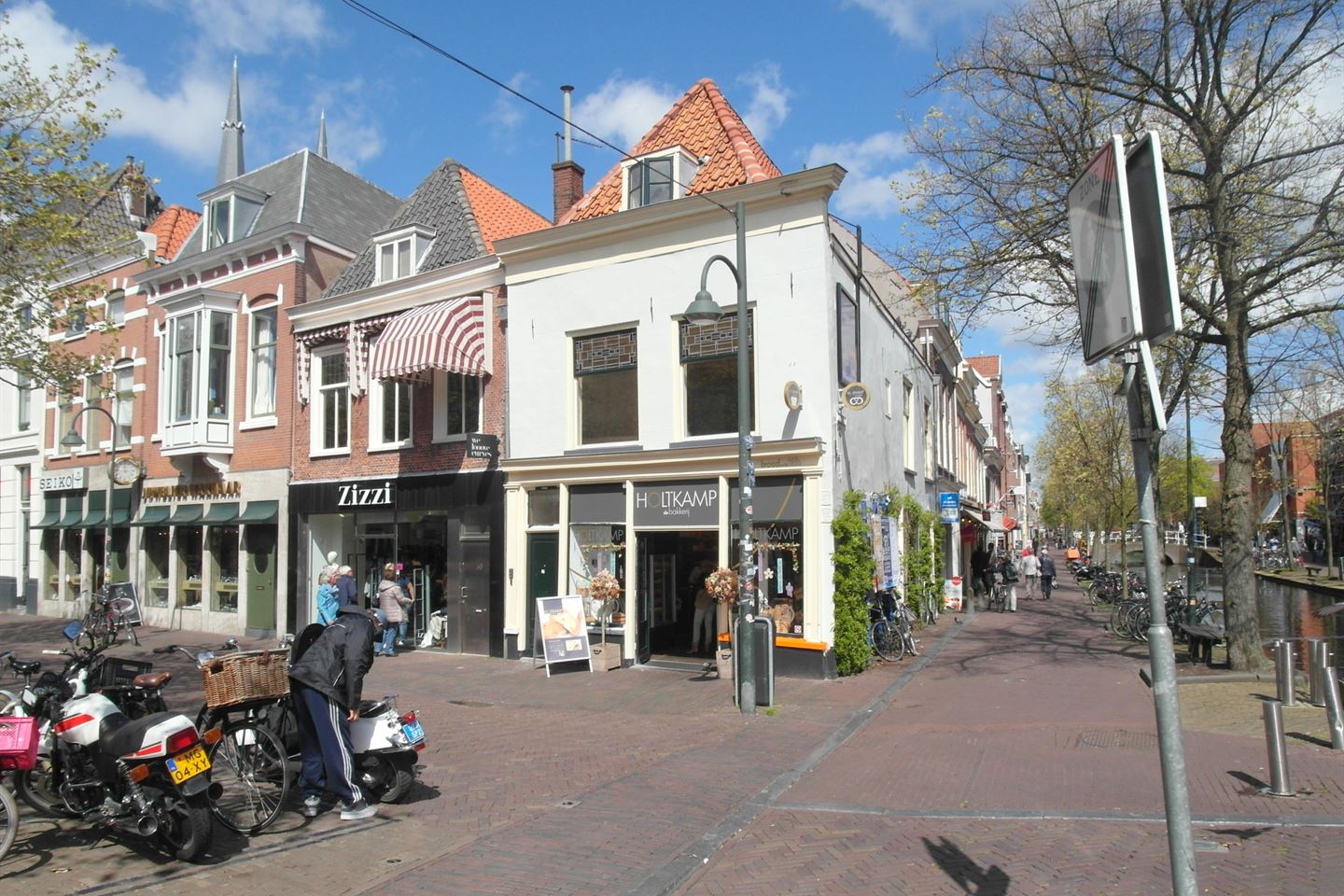 View photo 4 of Brabantse Turfmarkt 64-66