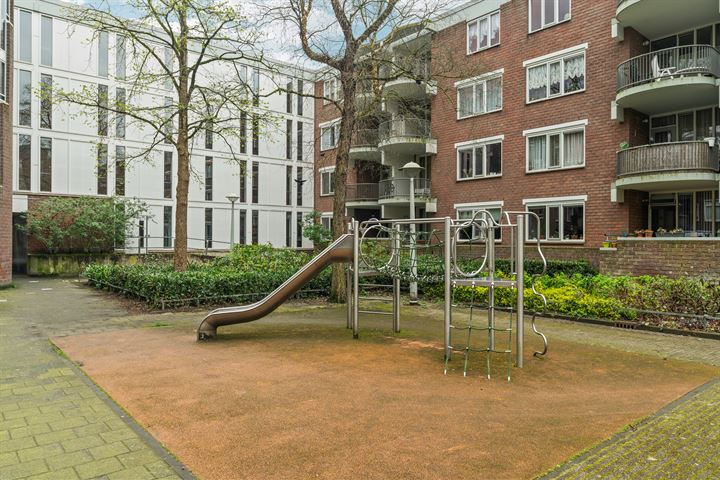 Bekijk foto 32 van Assendelftstraat 41