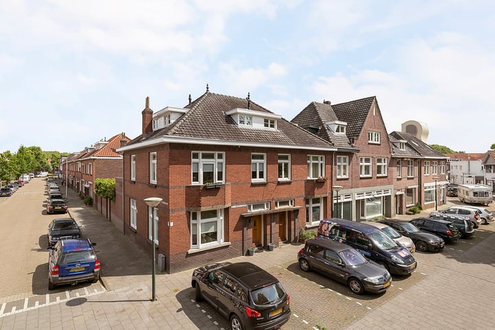 Bekijk foto 1 van Carmelitessenstraat 17