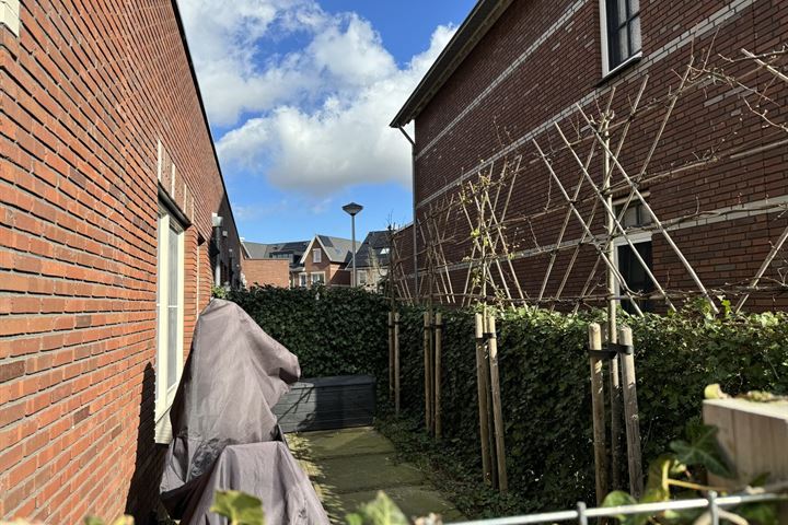 Bekijk foto 27 van Fort Heemstedestraat 37