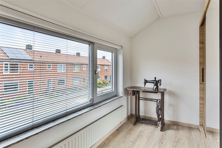 Bekijk foto 31 van Irenestraat 14