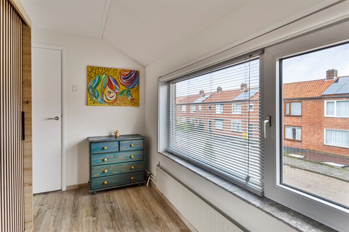 Bekijk foto 32 van Irenestraat 14