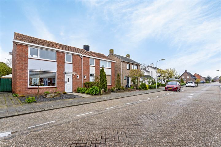 Bekijk foto 39 van Irenestraat 14