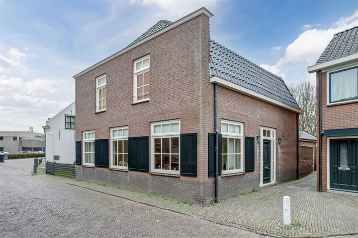 Bekijk foto 1 van Louwestraat 12