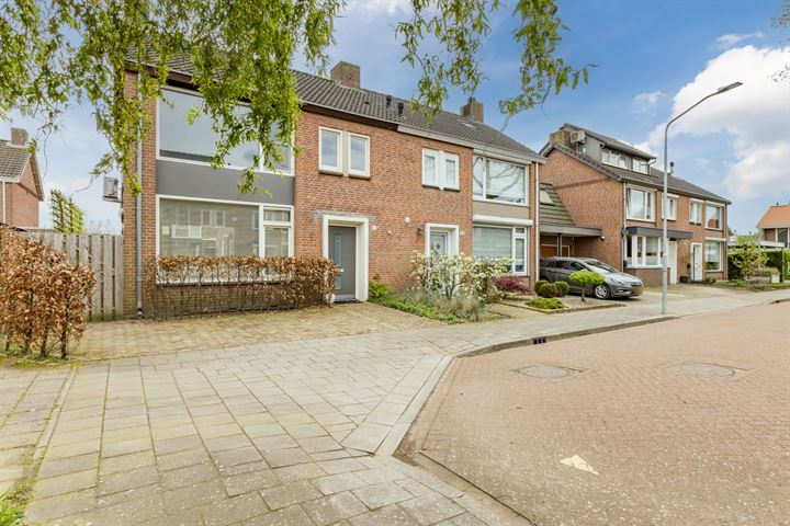 Bekijk foto 2 van Odradastraat 27