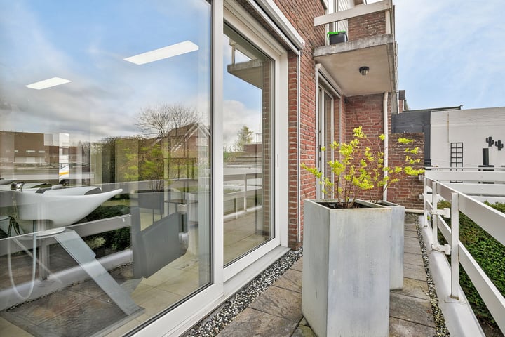 Bekijk foto 34 van Zuiddijk 12