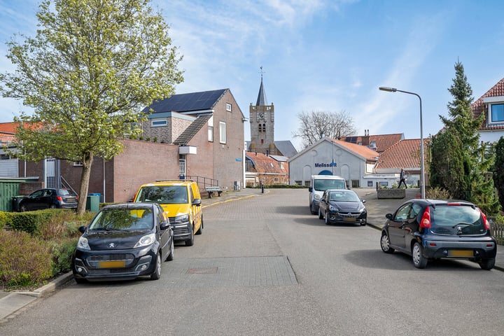 Bekijk foto 42 van Zuiddijk 12