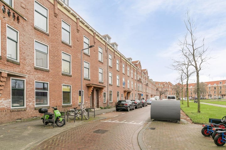 Bekijk foto 3 van Aagje Dekenstraat 31