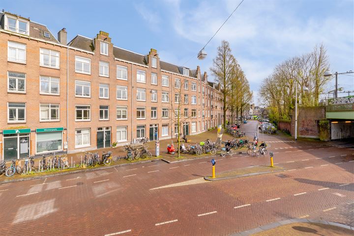 View photo 32 of Spaarndammerstraat 22-G