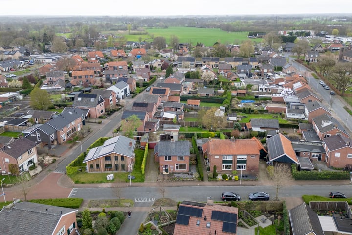 Bekijk foto 3 van Lauwersdijk 6