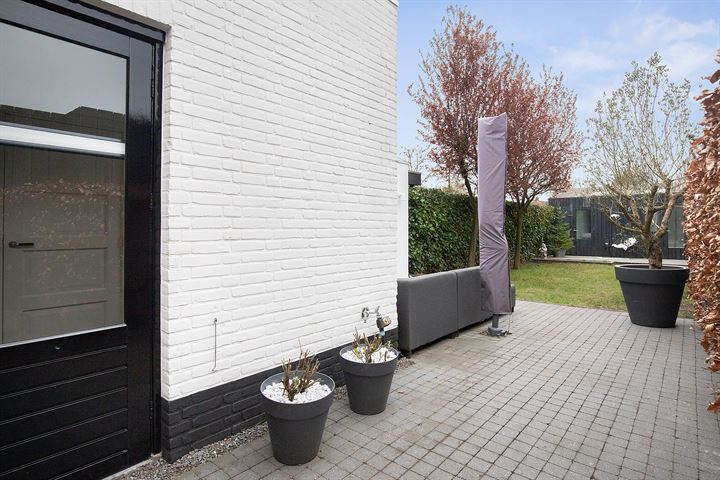 Bekijk foto 30 van Van Liedekerkestraat 64