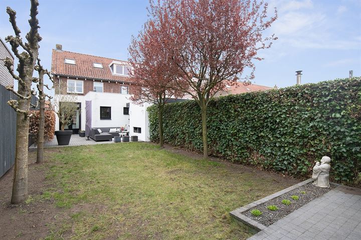 Bekijk foto 31 van Van Liedekerkestraat 64