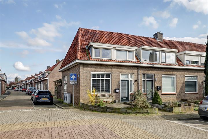 Bekijk foto 1 van Rozenstraat 13