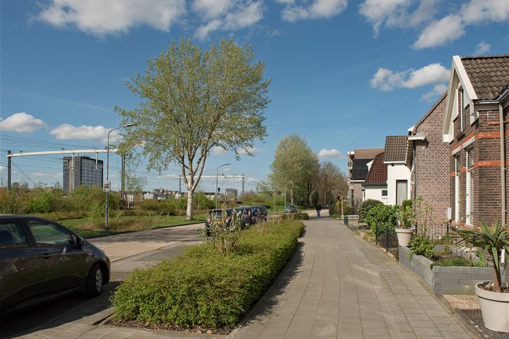 Bekijk foto 35 van Oosterparallelweg 47