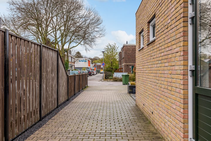 View photo 50 of Burgemeester Verduynstraat 13