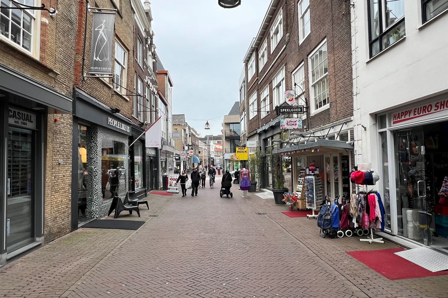 View photo 2 of Vriesestraat 82