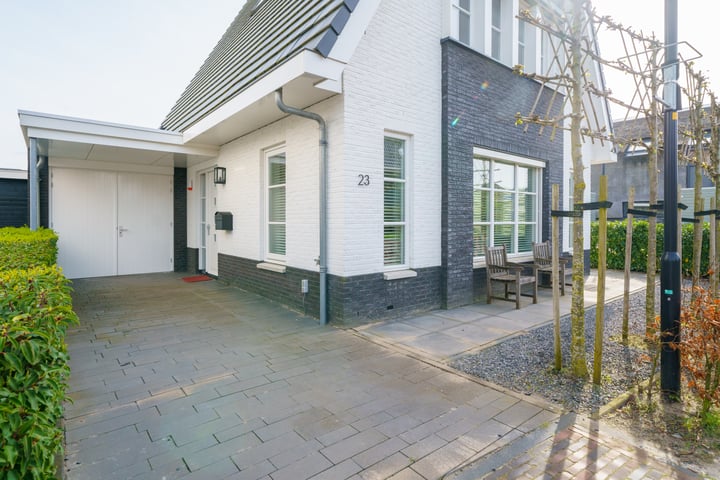 Bekijk foto 46 van Owen Richardsonstraat 23