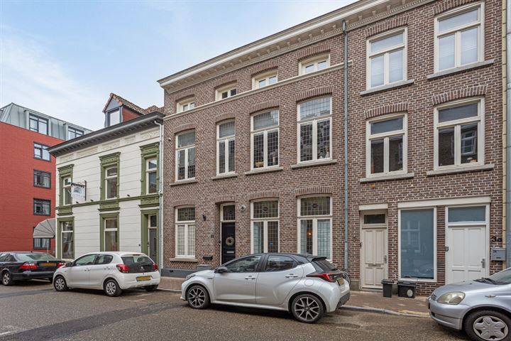 Bekijk foto 1 van Lindanusstraat 1