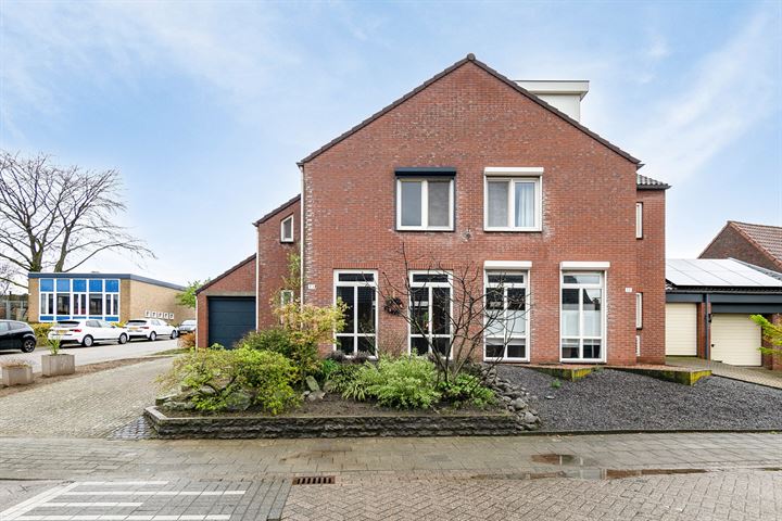 Bekijk foto 33 van Rector Hendrixstraat 33