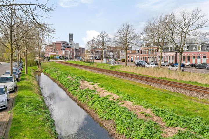 Bekijk foto 39 van Spoorstraat 16