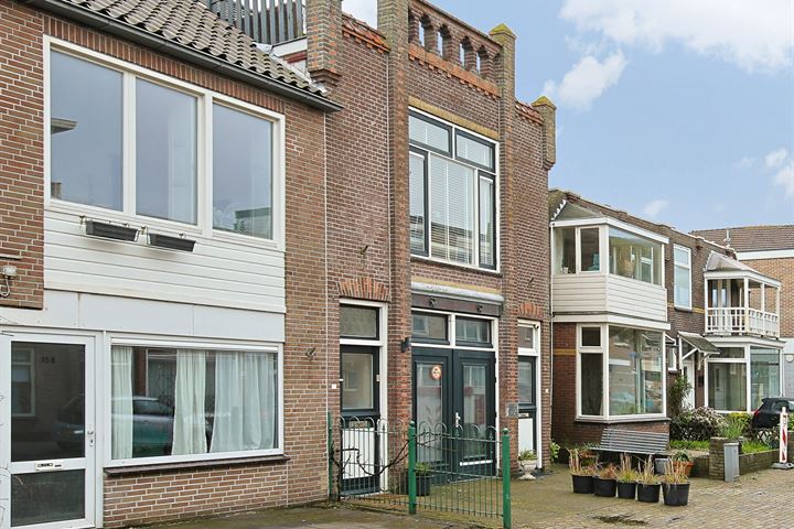 Bekijk foto 2 van Voorstraat 15-A