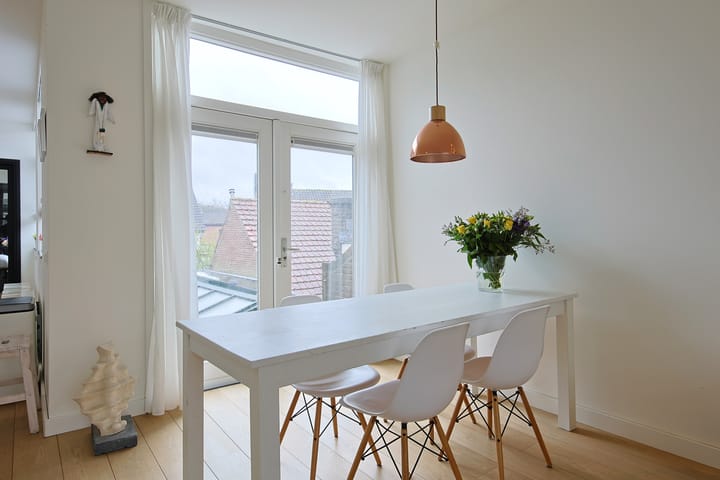 Photo 11 of Voorstraat 15-A