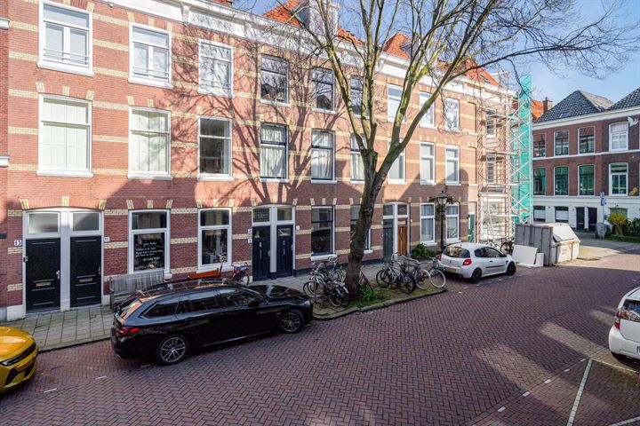 View photo 3 of Prins Hendrikstraat 7