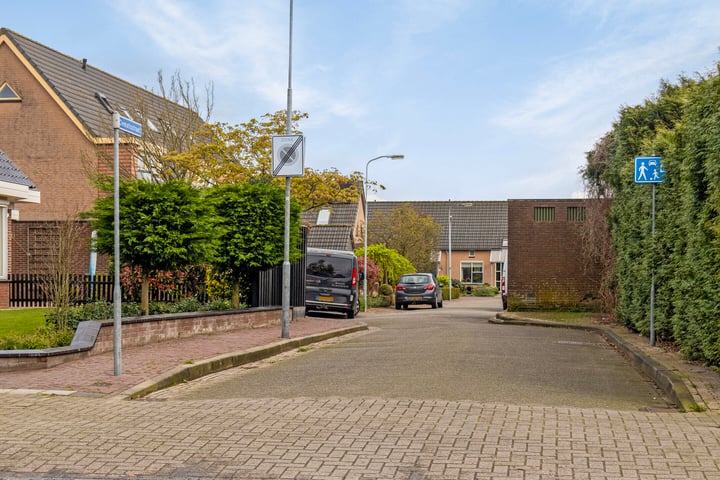 Bekijk foto 37 van Clematisstraat 13