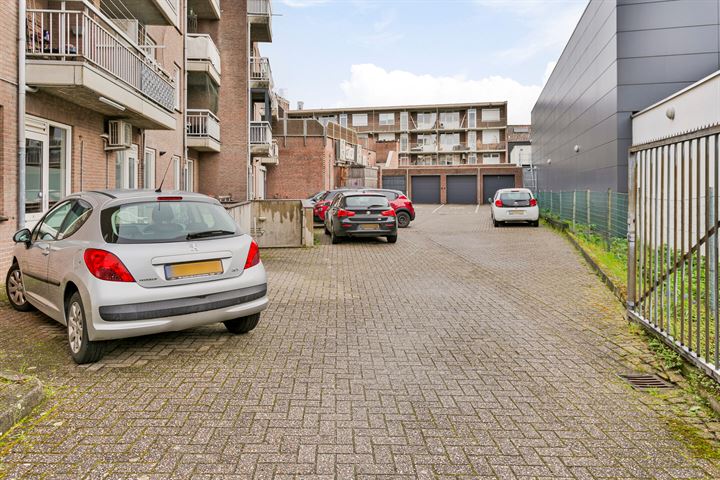 Bekijk foto 30 van Elsstraat 5