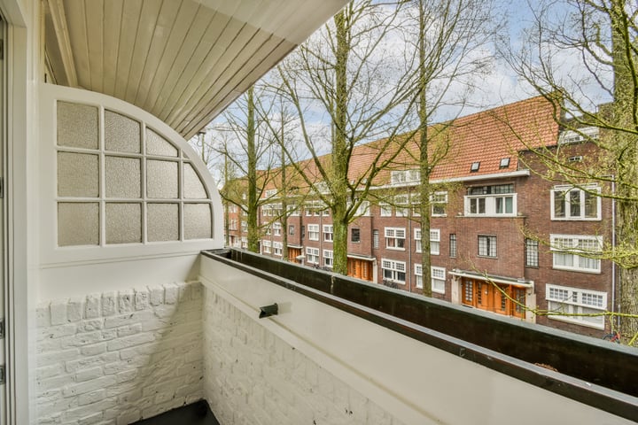 View photo 10 of Gerrit van der Veenstraat 54-2