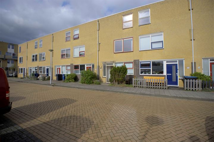 View photo 1 of Amelandstraat 15-1