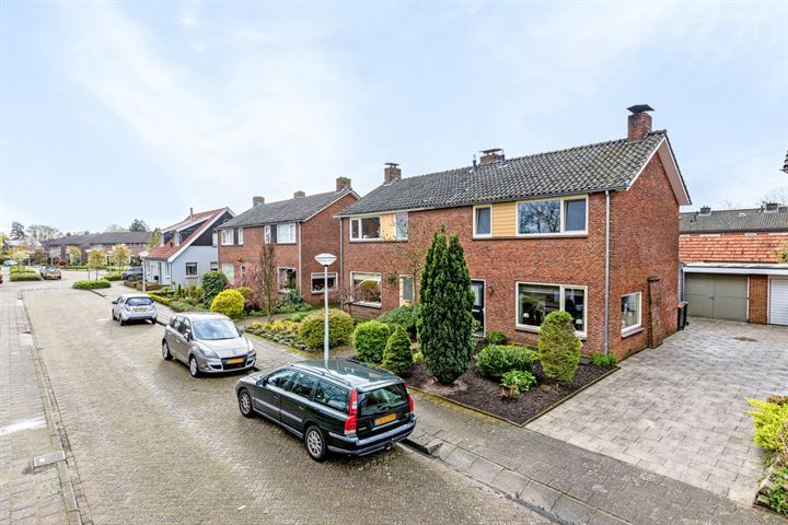 Bekijk foto 33 van Marijkestraat 24